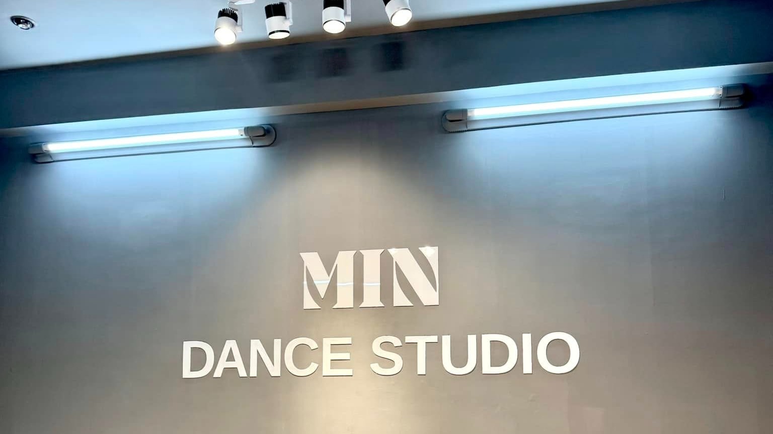 MIN STUDIO.